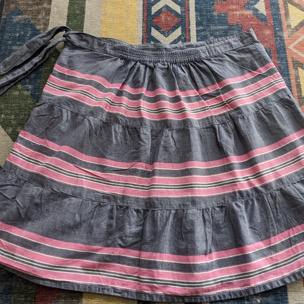 H&M high waisted skirt with adjustable side bow
